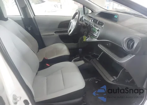 2013 Toyota Prius C One из США, поврежденный, VIN JTDKDTB34D1550680